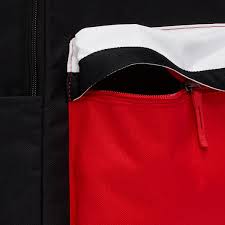 Moral Nike Negro con rojo y blanco - CT5224-010