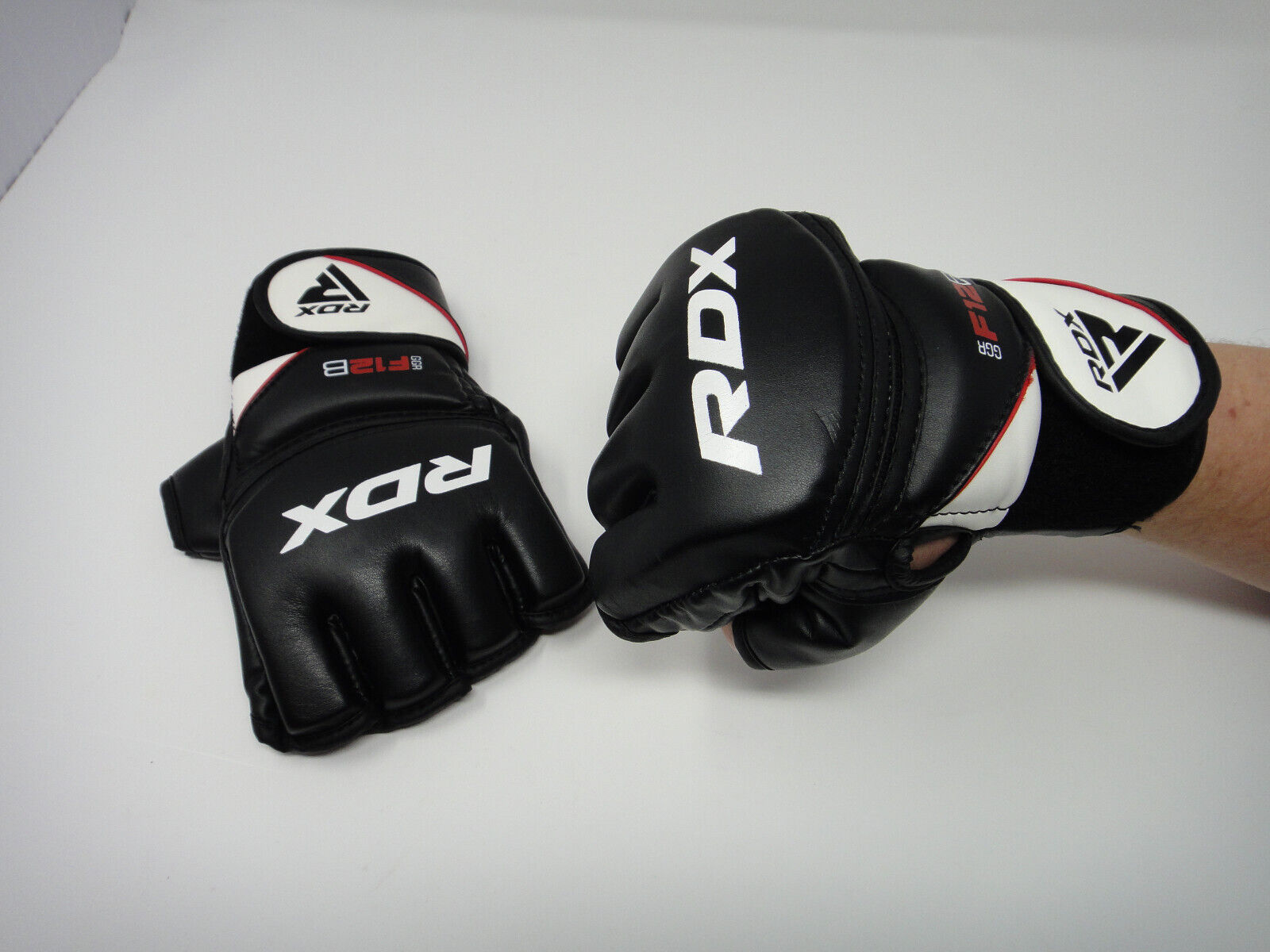 Guantes MMA RDX Negro - GGR-F12B